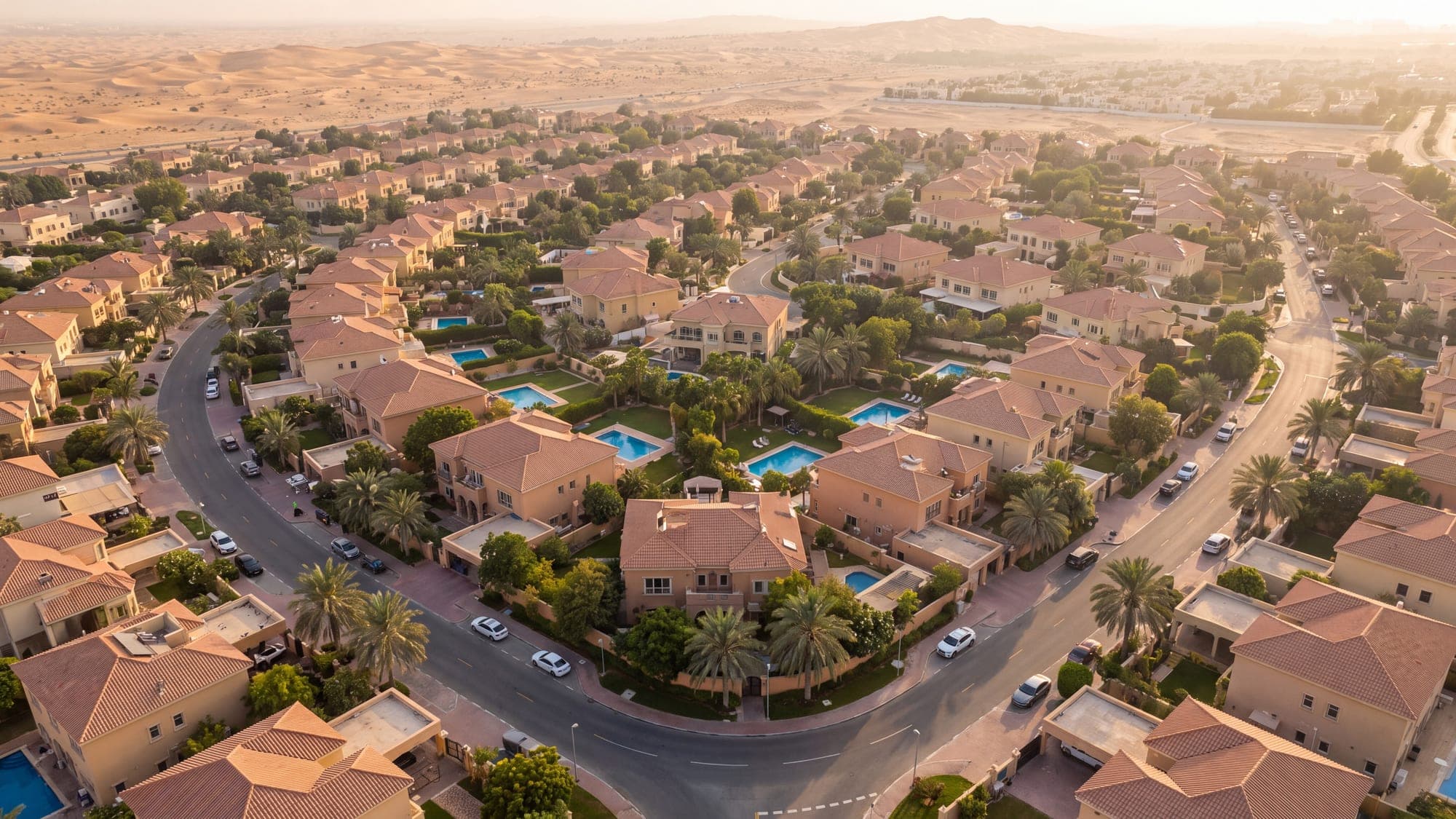 لقطة جوية فوق حي سكني في القاهرة الكبرى.